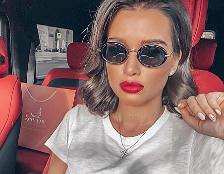 Модные сестрички: Бородина нарядила дочек в одинаковые платья