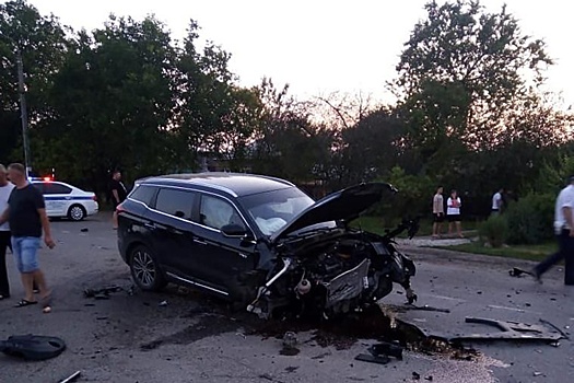 На Кубани в ДТП погибли водитель BMW и двое его пассажиров