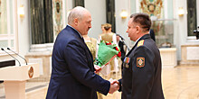 От офицера-героя до многодетной матери: Александр Лукашенко вручил отличившимся белорусам ордена и медали