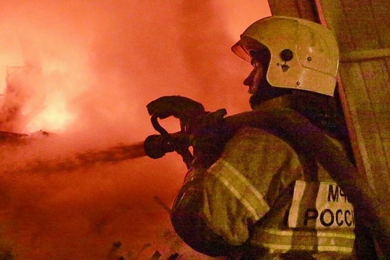 Остались без гаражей: крупный пожар ликвидирован в Приморье