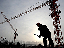 Двое рабочих погибли после падения на стройплощадке в Москве