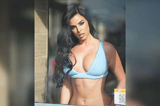 Болельщица сборной Хорватии Кнолль выложила видео в топе с глубоким декольте