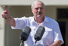 Лукашенко снова заявил, что не держится за власть "посиневшими руками"