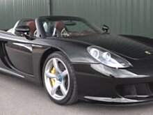 В Великобритании продают эксклюзивный темно-оливково-зеленый Porsche Carrera GT