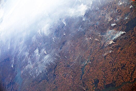 Дым от лесных пожаров в Амазонии сняли из космоса