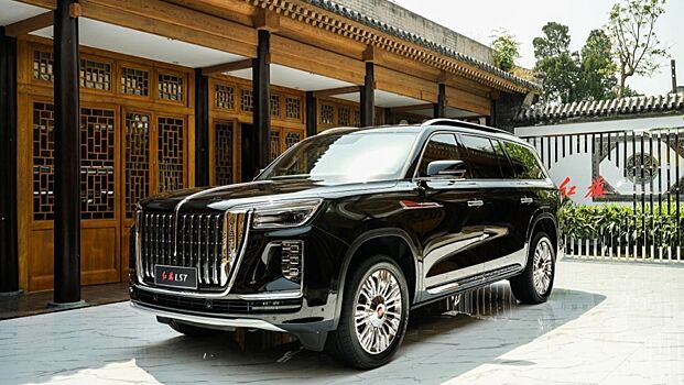 На ПМЭФ представили бронированный кроссовер Hongqi LS7