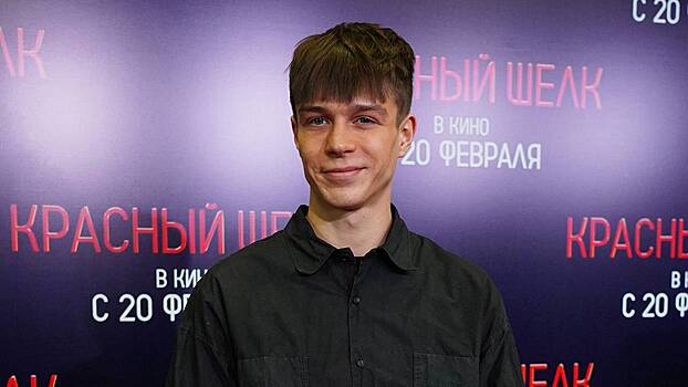 Актер Глеб Калюжный пришел в военкомат, чтобы отправиться на срочную службу