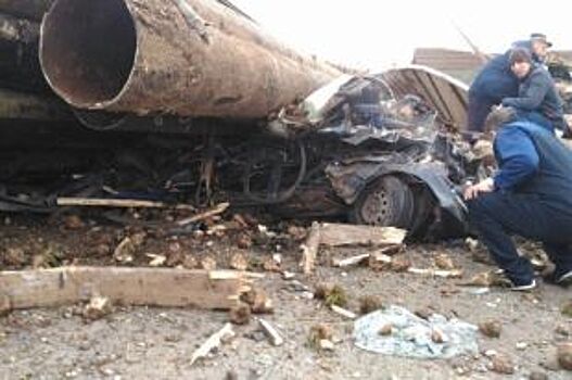 Под Заинском столкнулись груженый трубами МАН и КАМАЗ, есть погибшие