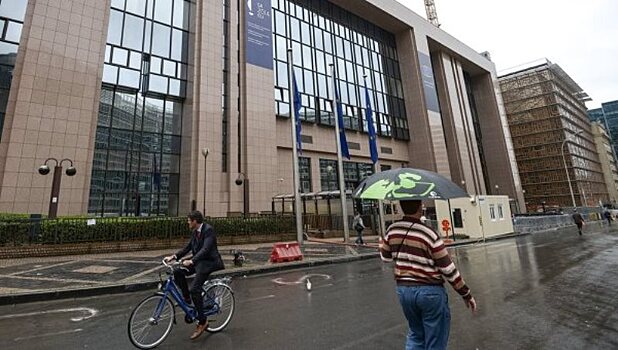 Тысячи фермеров  осадили "европейский квартал" Брюсселя