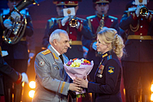 В ЦАТРА замминистра обороны РФ Виктор Горемыкин вручил награды и поздравил женщин-военнослужащих с Международным женским днем