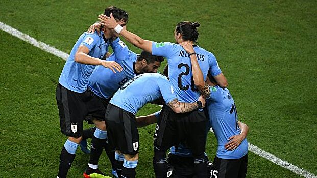 Дубль Стуани помог сборной Уругвая разгромить команду Узбекистана