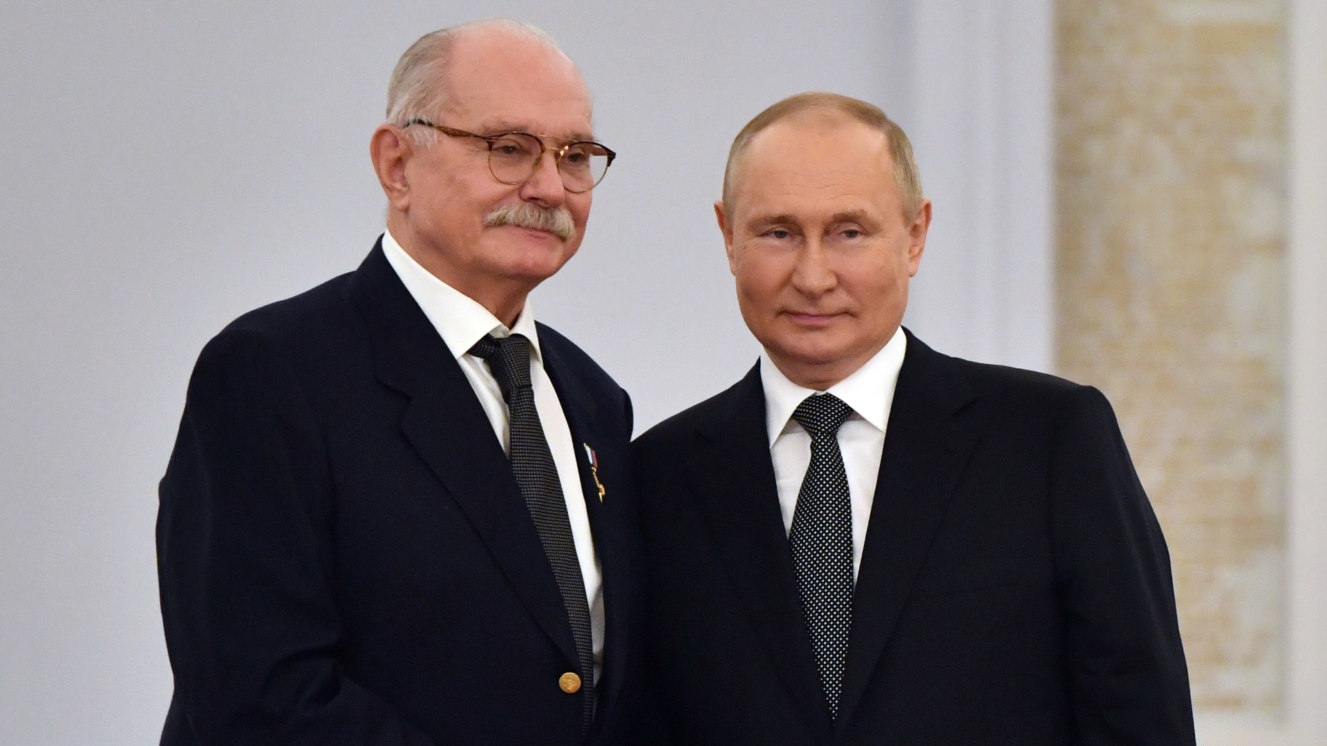 Михалков пригласил Путина на спектакль с Ефремовым