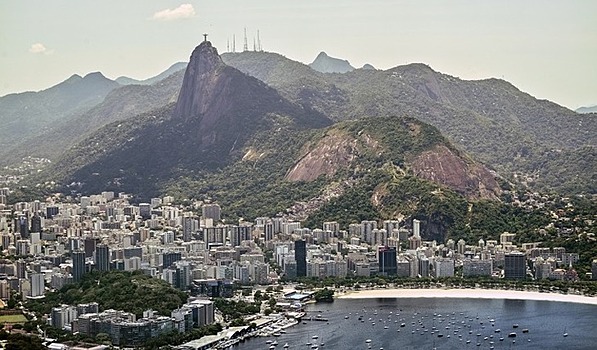 Преступники ввели комендантский час в Рио-де-Жанейро