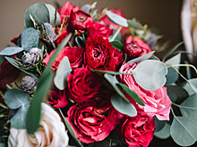 Москвичка получила от мошенников букет роз и сохранила деньги