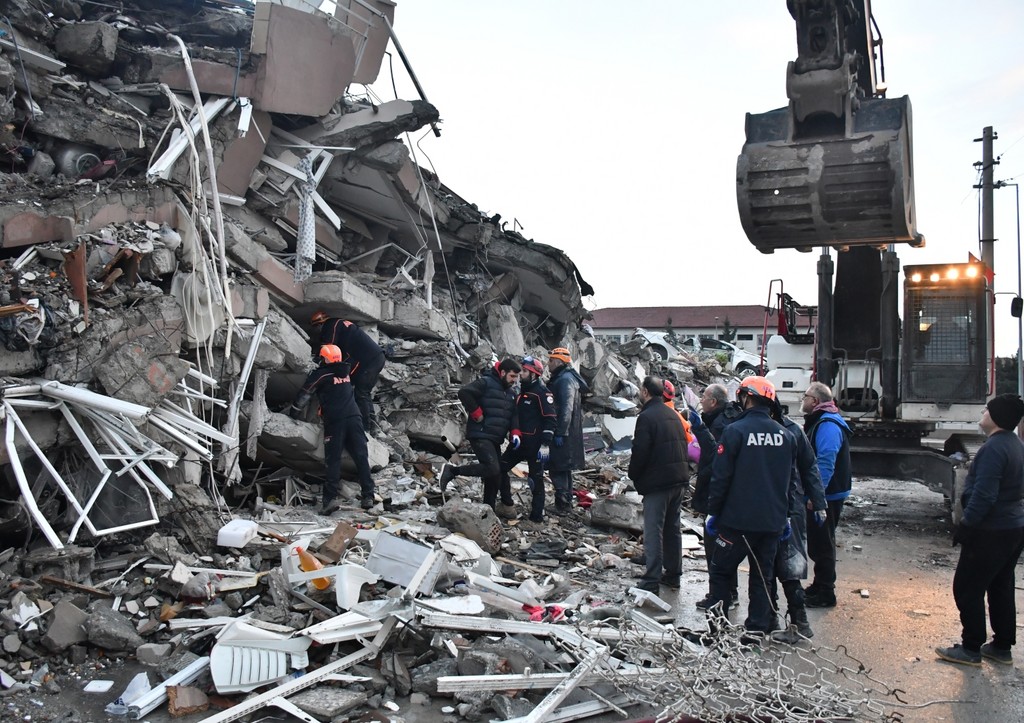 Число погибших при землетрясениях в Турции составило 44 374