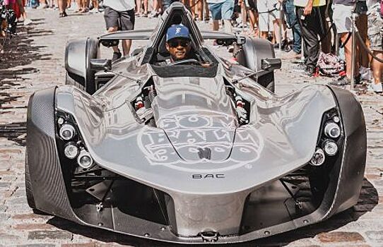 Usher заявился на старт Gumball 3000 за рулём BAC Mono