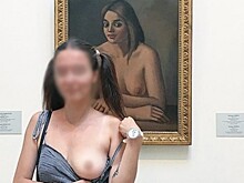 Девушка разделась в Эрмитаже ради эпатажной фотографии