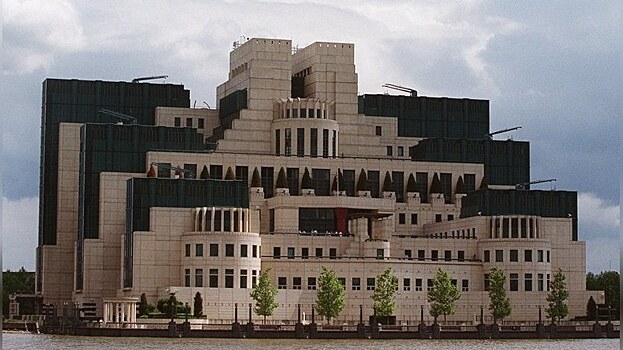 MI6 опасается компромата РФ на принца Эндрю