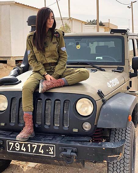Так или иначе, отказаться от призыва женщин в армию власти Израиля пока не торопятся. 