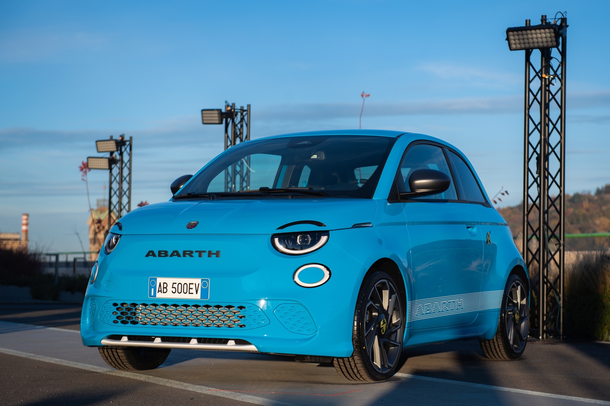 Новости автомира: Abarth готовит ещё более мощный электромобиль 500e