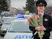 Автоинспекторы в Минеральных Водах провели акцию "Цветочный патруль"
