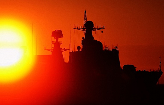 Латвия заметила военный корабль РФ у границы страны
