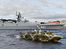 Главный военно-морской парад России начался в Петербурге