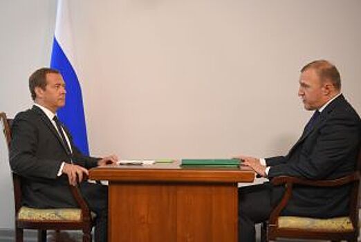 Мурат Кумпилов встретился с премьер-министром РФ Дмитрием Медведевым