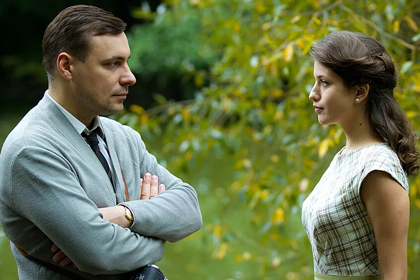 «Оттепель» (2013). Действие сериала Валерия Тодоровского происходит в 1961 году. Персонаж Цыганова — оператор «Мосфильма» Виктор Хрусталев, который мечтает снять фильм по сценарию погибшего друга (тот совершил самоубийство во время запоя). А следствие подозревает Хрусталева в причастности к трагедии.