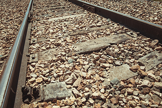 Молодой биробиджанец разобрал железнодорожные пути для сдачи в металлолом