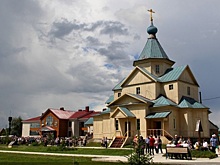 Российские знаменитости начали строить храмы