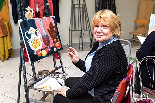 Московских пенсионеров пригласили на занятия по живописи