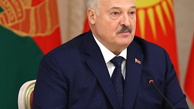 Лукашенко помиловал и освободил двух католических священников