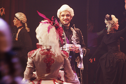 "Злость и пошлость": Скляров — о своих "Опасных связях"