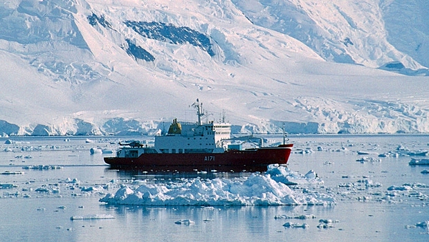 Корабли Британии будут круглогодично находиться в Арктике