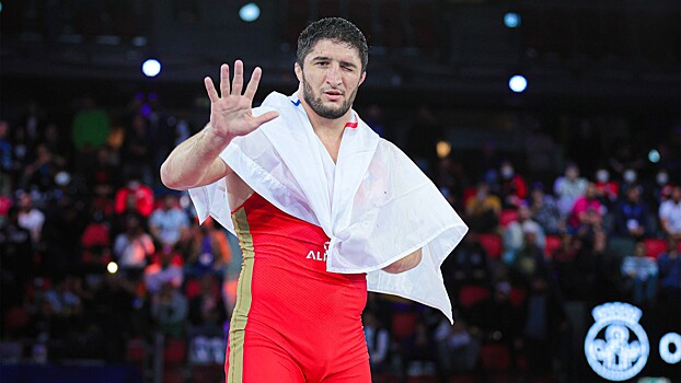 Американский боец UFC обратился к россиянину, отстраненному от Олимпиады