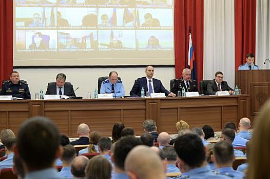 Профилактика преступлений и правонарушений среди подростков стала темой межведомственного совещания с участием Дениса Паслера