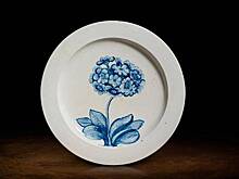 Тарелку с цветком с чердака оценили в два миллиона рублей