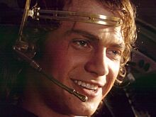 Хейден Кристенсен ответил на вопрос про «Оби-Вана Кеноби» мемом и разорвал зал