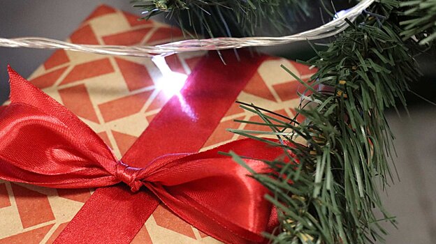 Стало известно, с какого подарка на Новый год придется платить налог