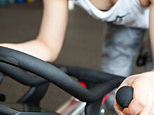 Диетолог рассказала о периоде, когда можно поесть без набора веса