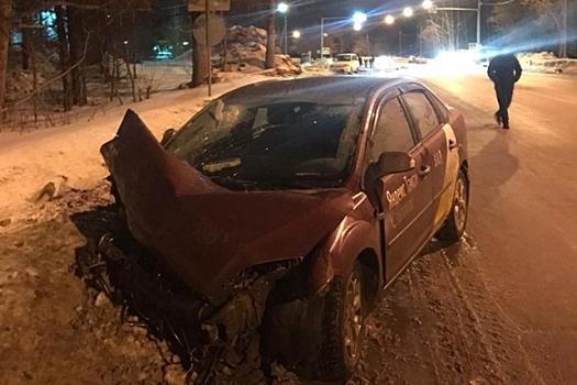 Девушка погибла в ДТП из-за пьяного угонщика иномарки в Новосибирске