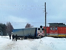 В Костромской области локомотив столкнулся с грузовиком