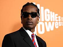 A$AP Rocky объяснил появление в суде в люксовых костюмах фразой «я красавчик»