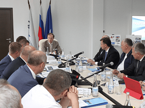 Денис Мантуров провел совещание по подготовке к «Гидроавиасалону-2018»