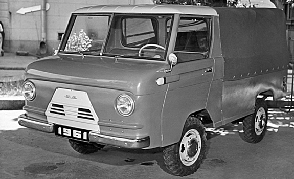 Грузовая версия ЗАЗ-965 «Запорожец» — многофункциональный НАМИ-049А «Целина»