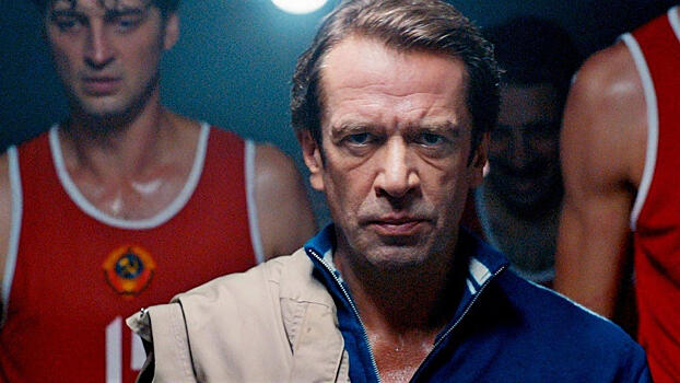 Подними настроение перед Новым годом! В прокате «Движение вверх»