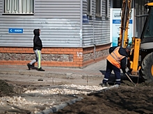 В Волгограде приступили к обновлению тротуара вдоль улицы Лермонтова