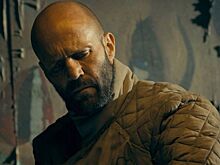 Суровый Джейсон Стэйтем — на новых кадрах боевика «Пчеловод»