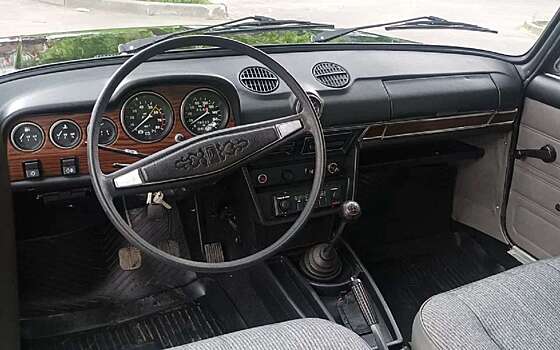 33-летний ВАЗ-2106 продают за 650 тыс. рублей: что в нем особенного?